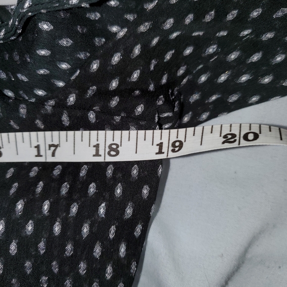 Express Black and White Cold Shoulder Blouse - Picture 7 of 11